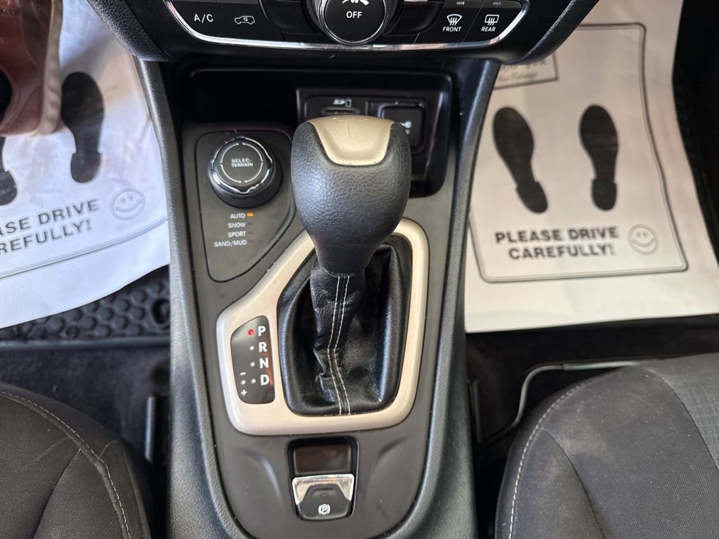 Used 2016 Jeep Cherokee Latitude w/ Safety/Convenience Group image 14