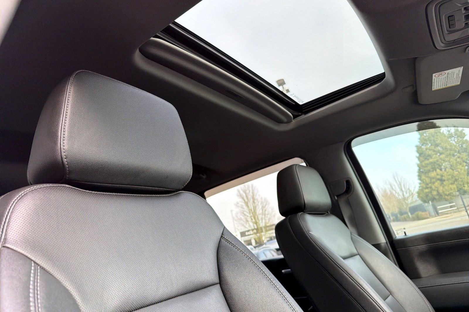 Used 2022 Chevrolet Silverado 3500 LTZ w/ LTZ Premium Package image 16