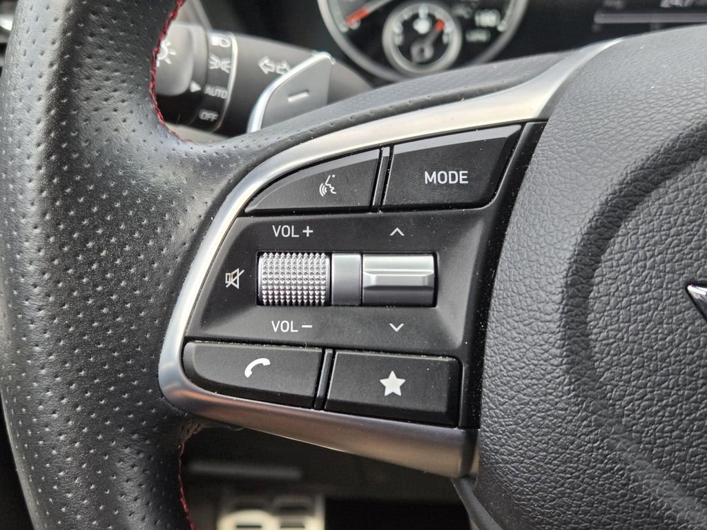 Used 2023 Genesis G70 2.0T w/ Sport Prestige Package RWD image 28