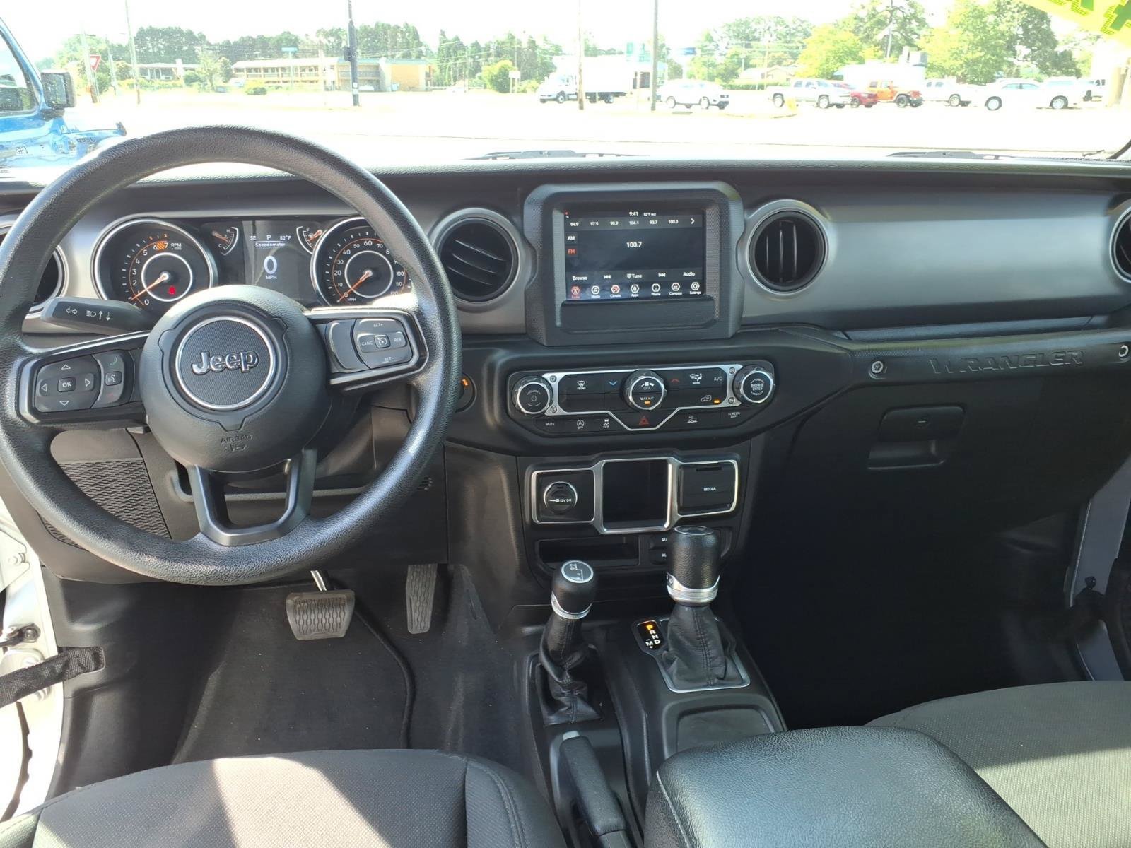 Used 2022 Jeep Wrangler Unlimited Sport AWD/4WD image 11