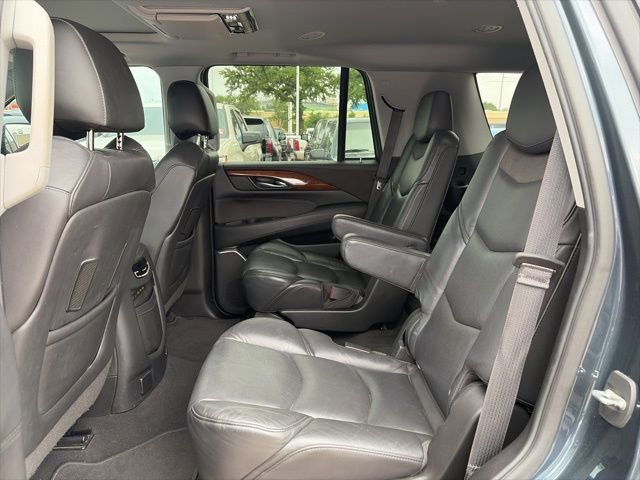 Used 2019 Cadillac Escalade Luxury RWD image 12
