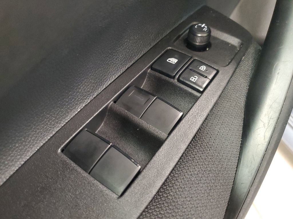 Used 2025 Toyota Corolla LE image 18