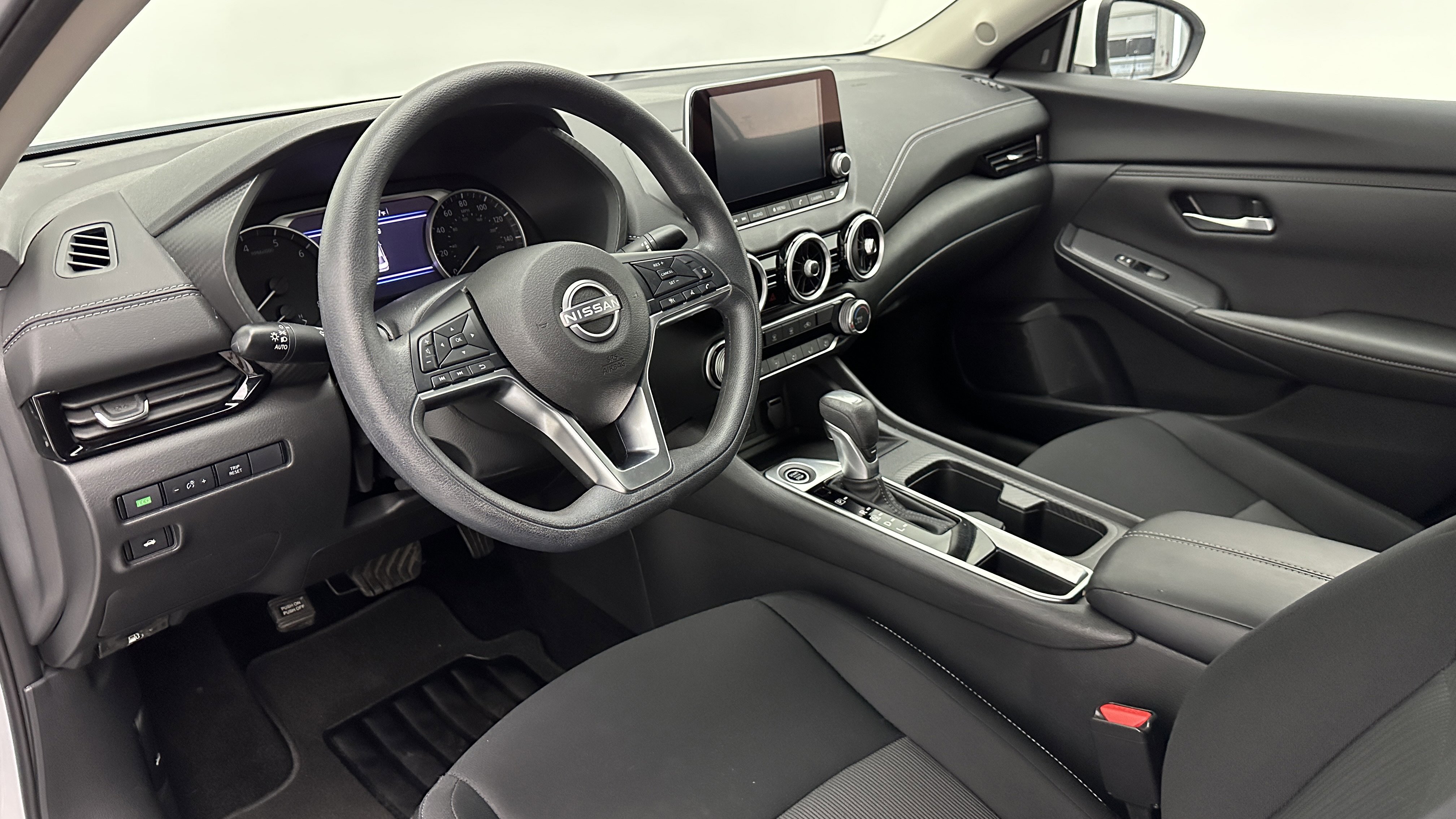 Used 2025 Nissan Sentra SV image 8