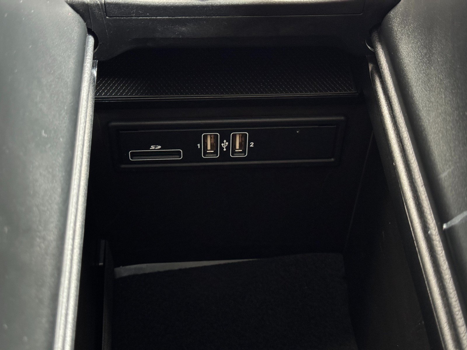 Used 2018 Mercedes-Benz GLC 350e 4MATIC image 30