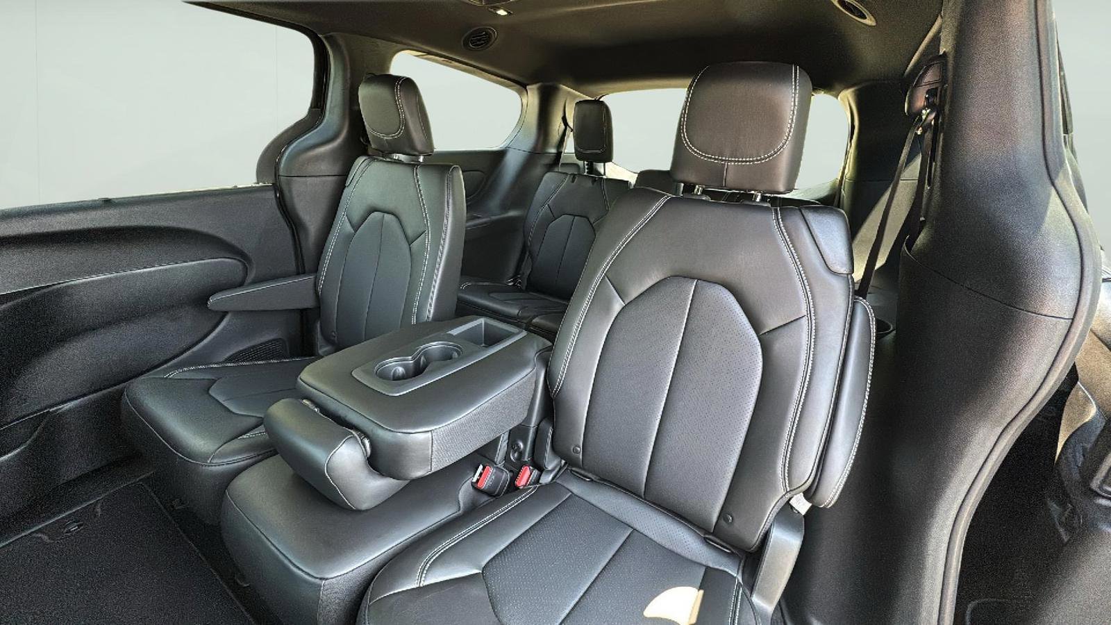 New 2026 Chrysler Pacifica Select image 25