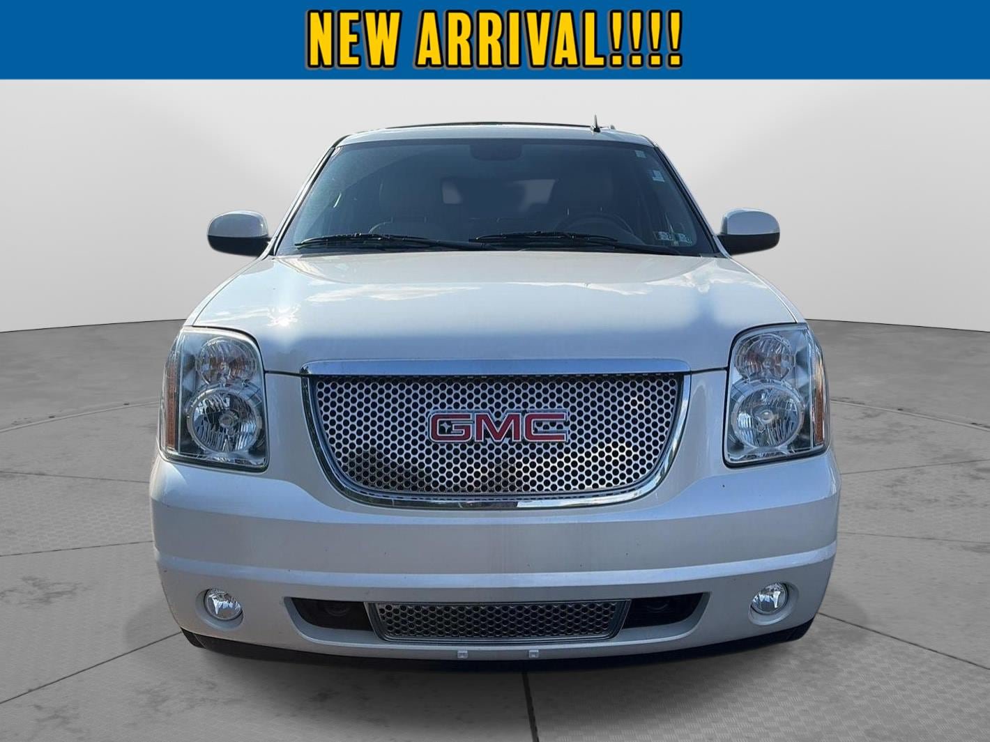 Used 2013 GMC Yukon Denali AWD/4WD image 2