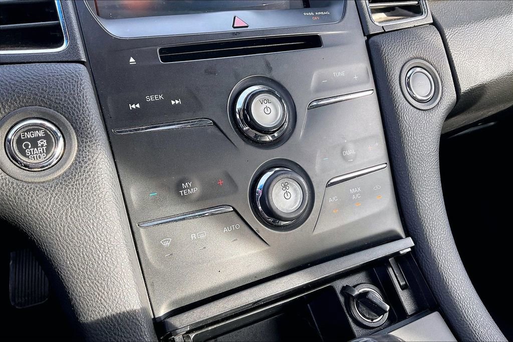 Used 2015 Ford Taurus Limited image 17