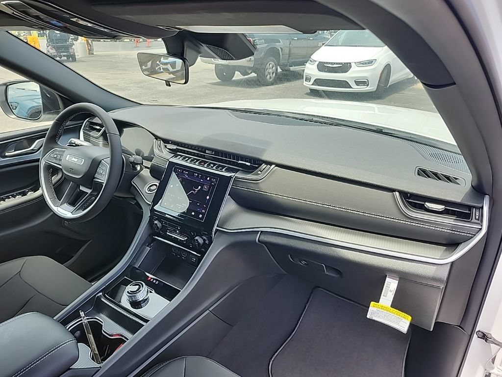 New 2026 Jeep Grand Cherokee L Laredo RWD image 29