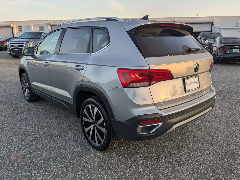 Used 2024 Volkswagen Taos SE image 6