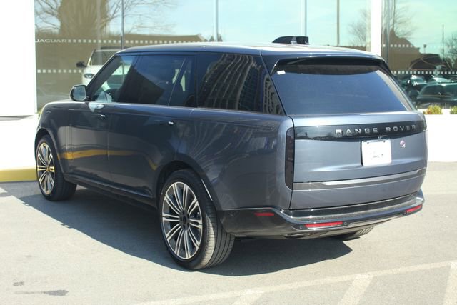 New 2026 Land Rover Range Rover Long Wheelbase SE image 11