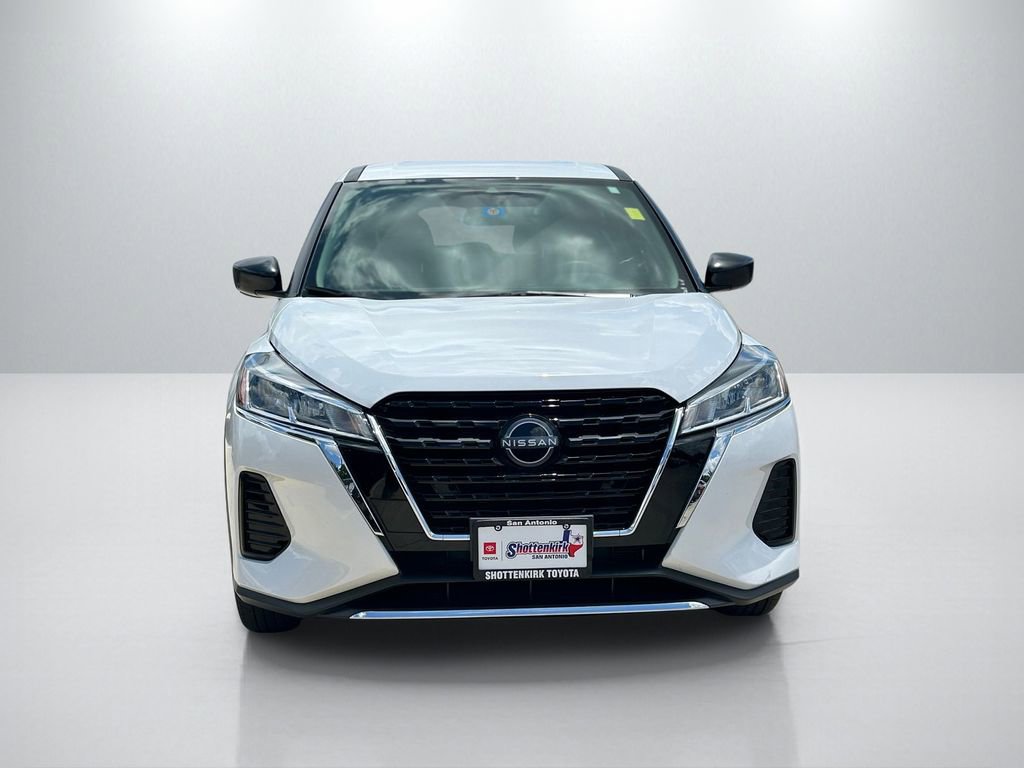 Used 2023 Nissan Kicks S FWD image 2