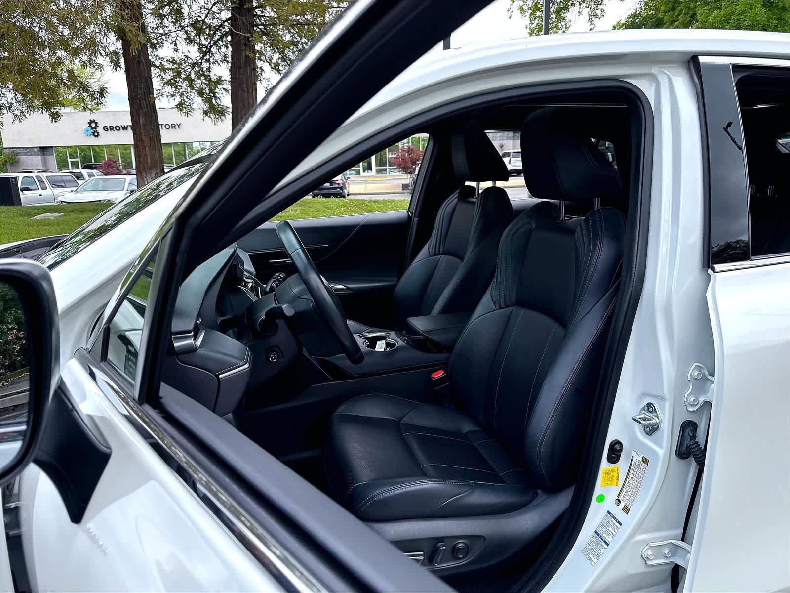 Used 2021 Toyota Venza Limited w/ Carpet Mat Package (TMS) AWD/4WD image 28