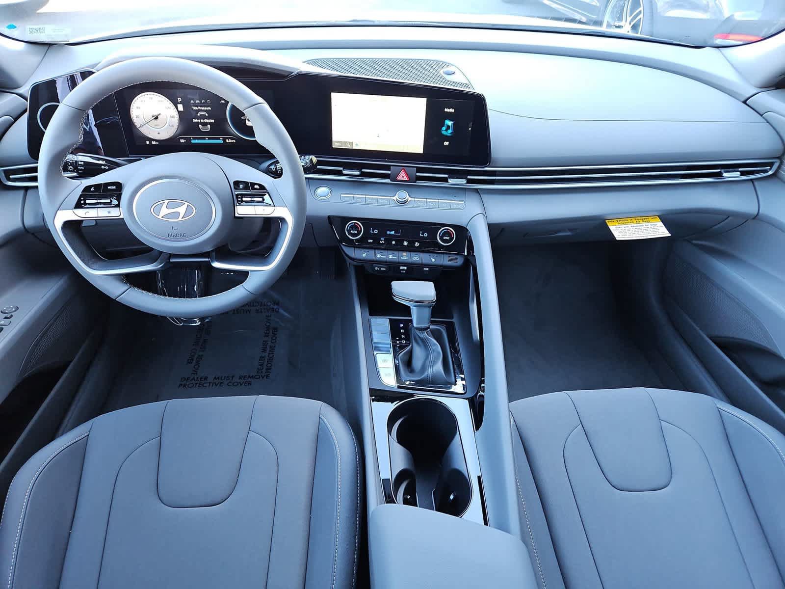 Used 2025 Hyundai Elantra SEL w/ Cargo Package FWD image 14