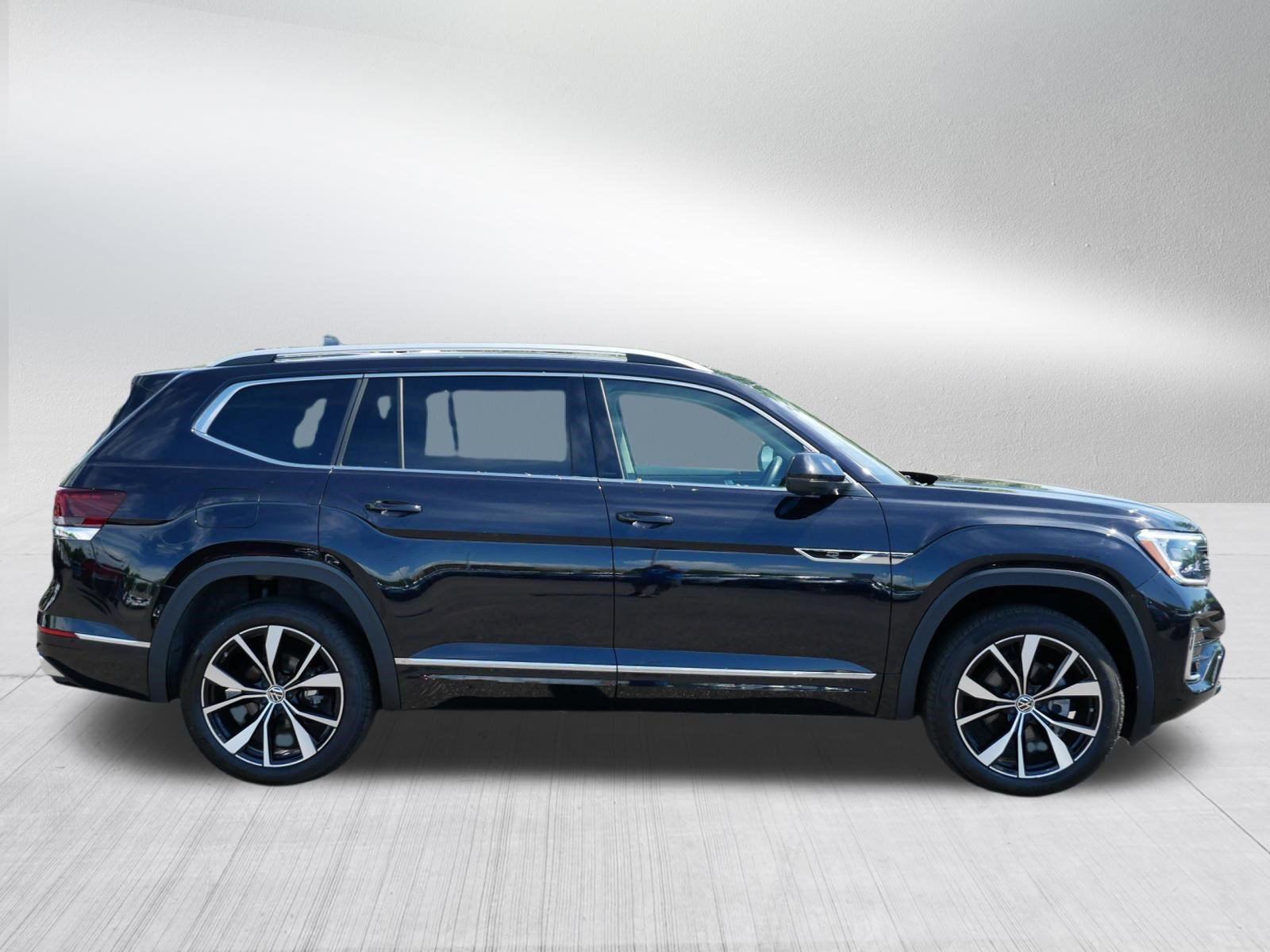 Used 2024 Volkswagen Atlas SEL Premium R-Line AWD/4WD image 8