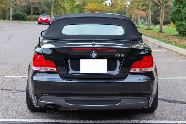 Used 2010 BMW 135i Convertible image 22