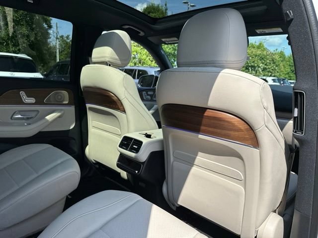 Used 2025 Mercedes-Benz GLS 450 4MATIC image 35