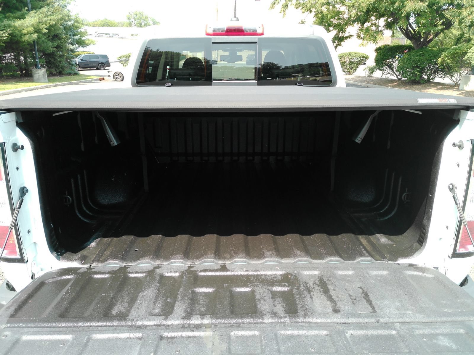 Certified 2022 GMC Canyon AT4 w/ Trailering Package AWD/4WD image 9