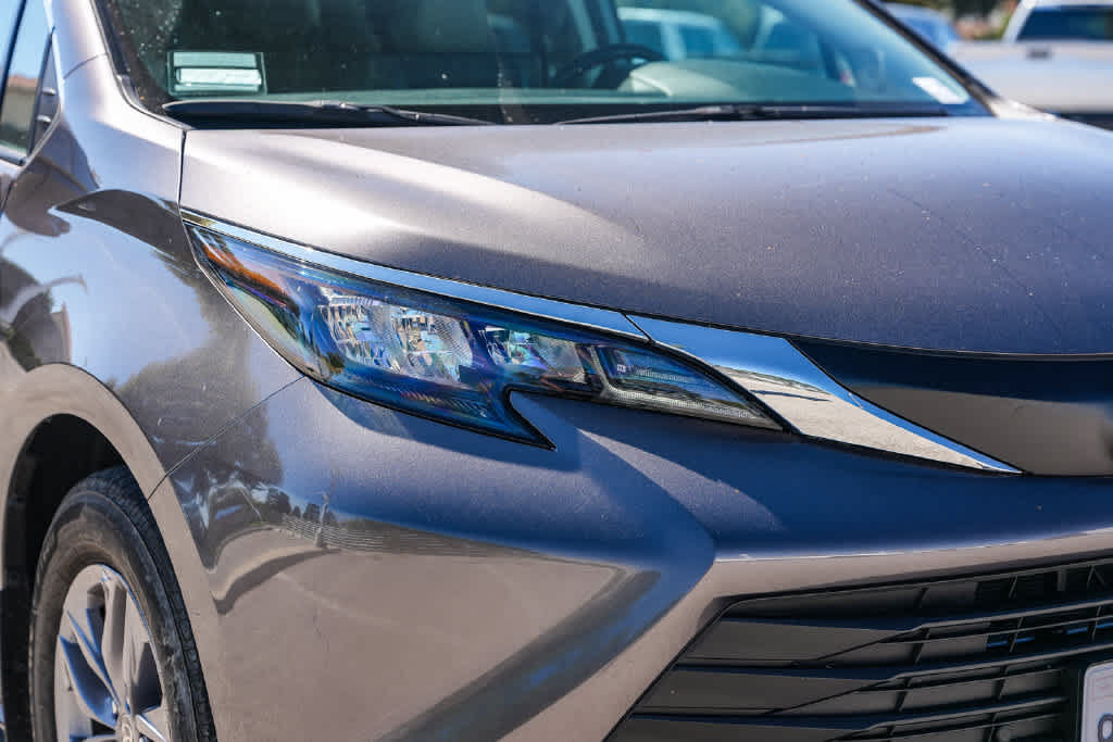Certified 2024 Toyota Sienna XLE w/ XLE Plus Package AWD/4WD image 4