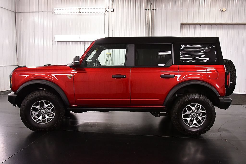 Used 2025 Ford Bronco Badlands AWD/4WD image 4