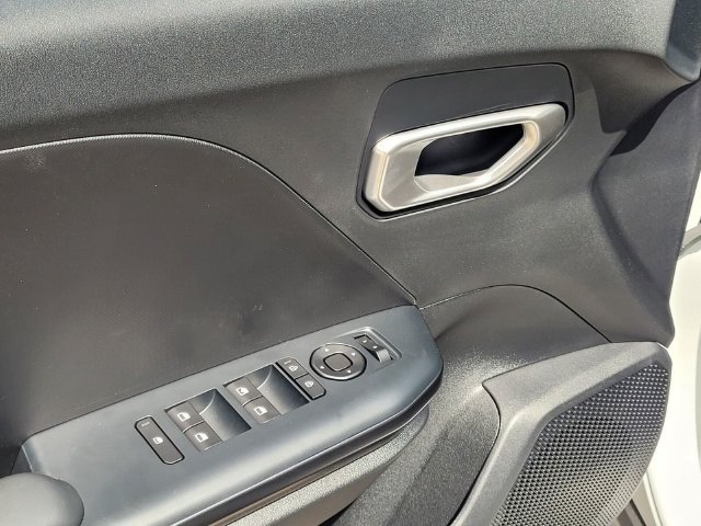 New 2026 Kia K4 FWD image 10