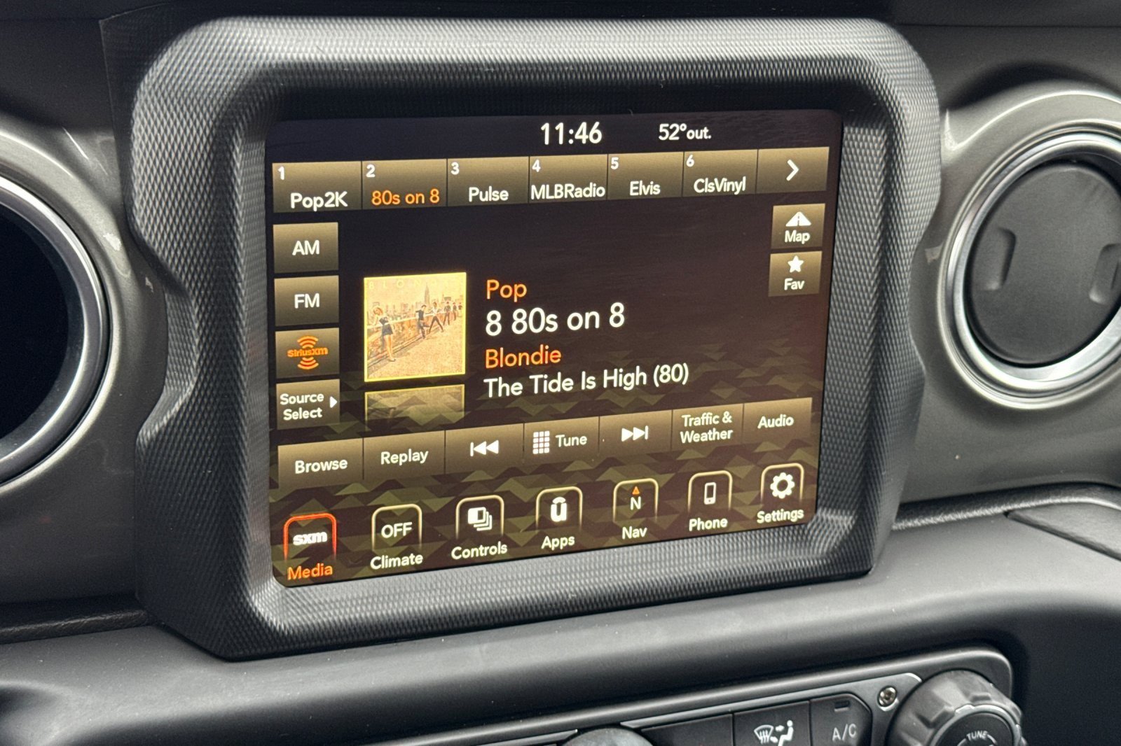 Used 2022 Jeep Wrangler Unlimited Sahara image 20