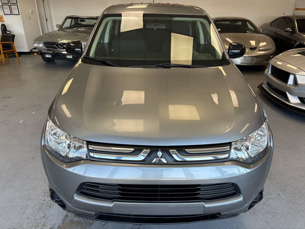 Used 2014 Mitsubishi Outlander ES FWD image 2