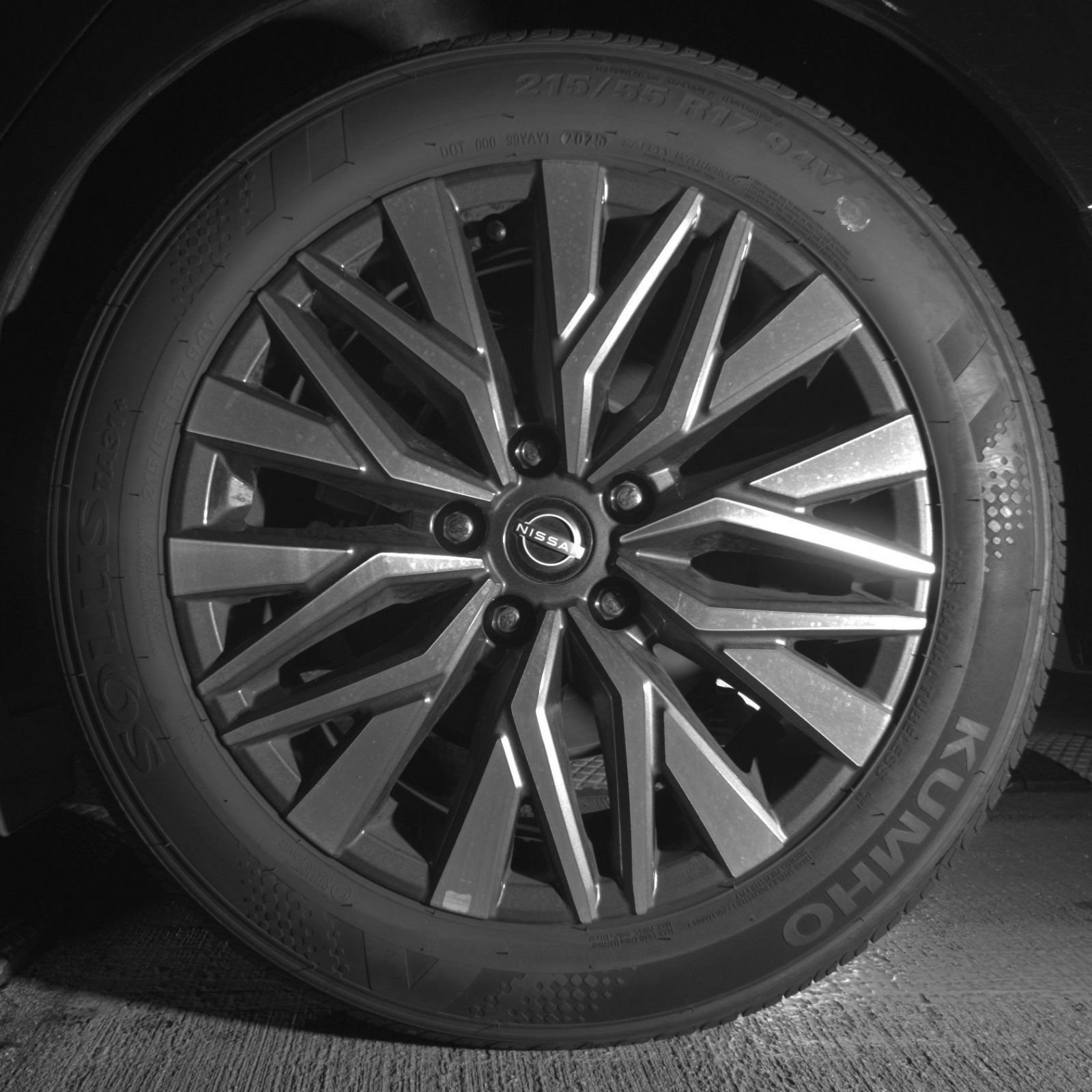 Used 2025 Nissan Altima 2.5 SV FWD image 16