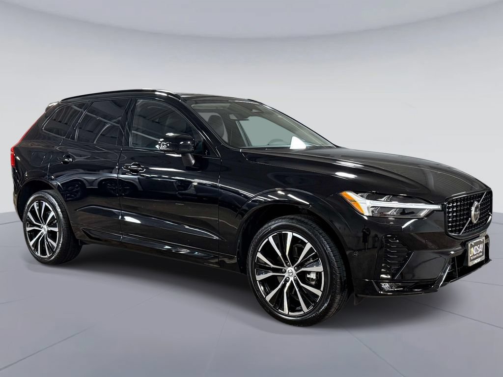 Used 2025 Volvo XC60 B5 Plus AWD/4WD image 9