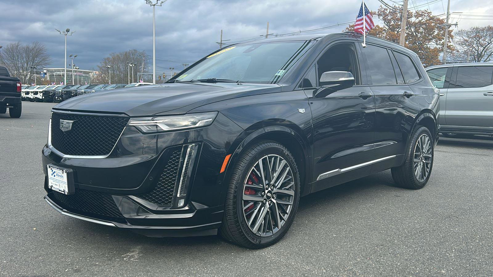 Used 2022 Cadillac XT6 Sport w/ Technology Package image 3