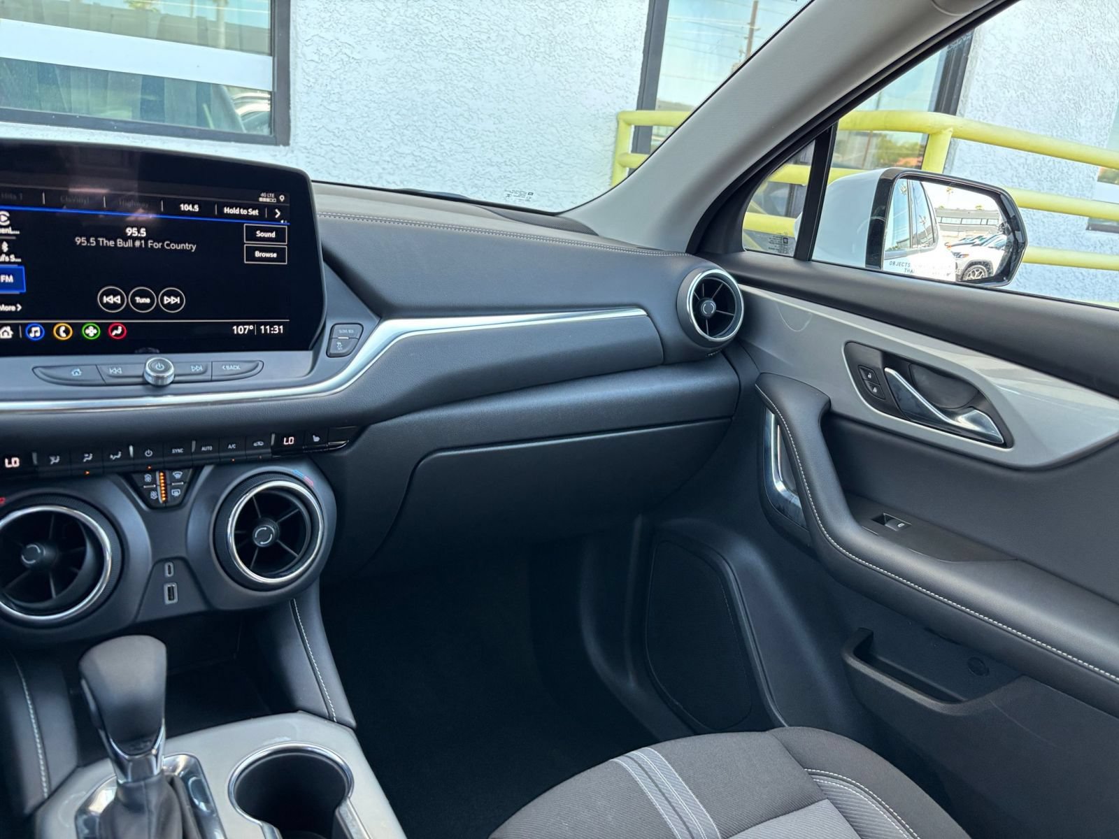 Used 2025 Chevrolet Blazer LT FWD image 36