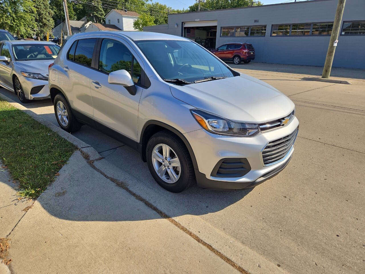 Used 2019 Chevrolet Trax LS w/ Tint and Cruise Package image 4
