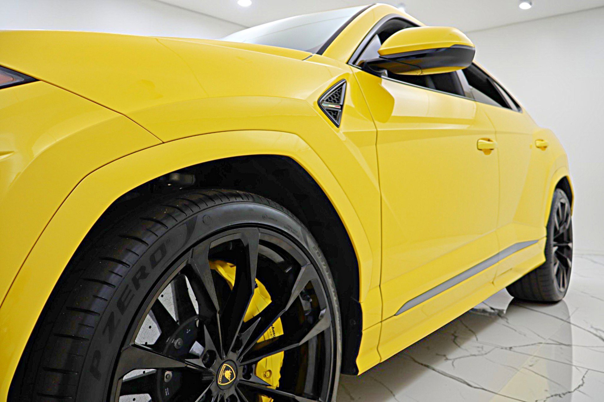Used 2022 Lamborghini Urus image 18