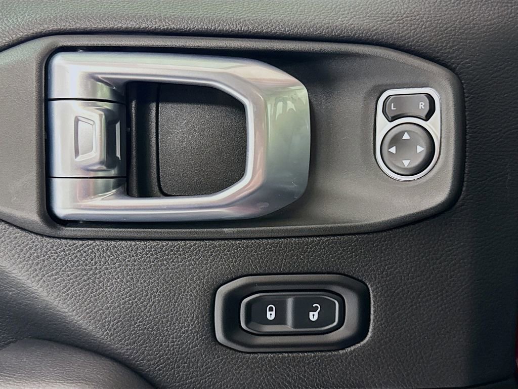 Used 2021 Jeep Wrangler Unlimited Sahara w/ Uconnect 4C Nav & Sound Group image 17