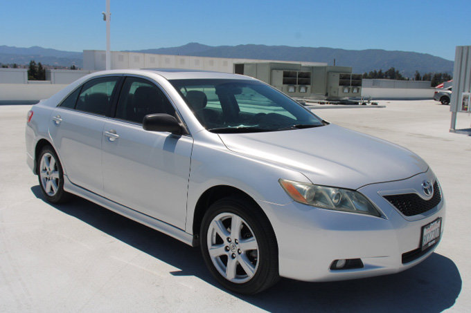 Used 2007 Toyota Camry SE FWD image 2