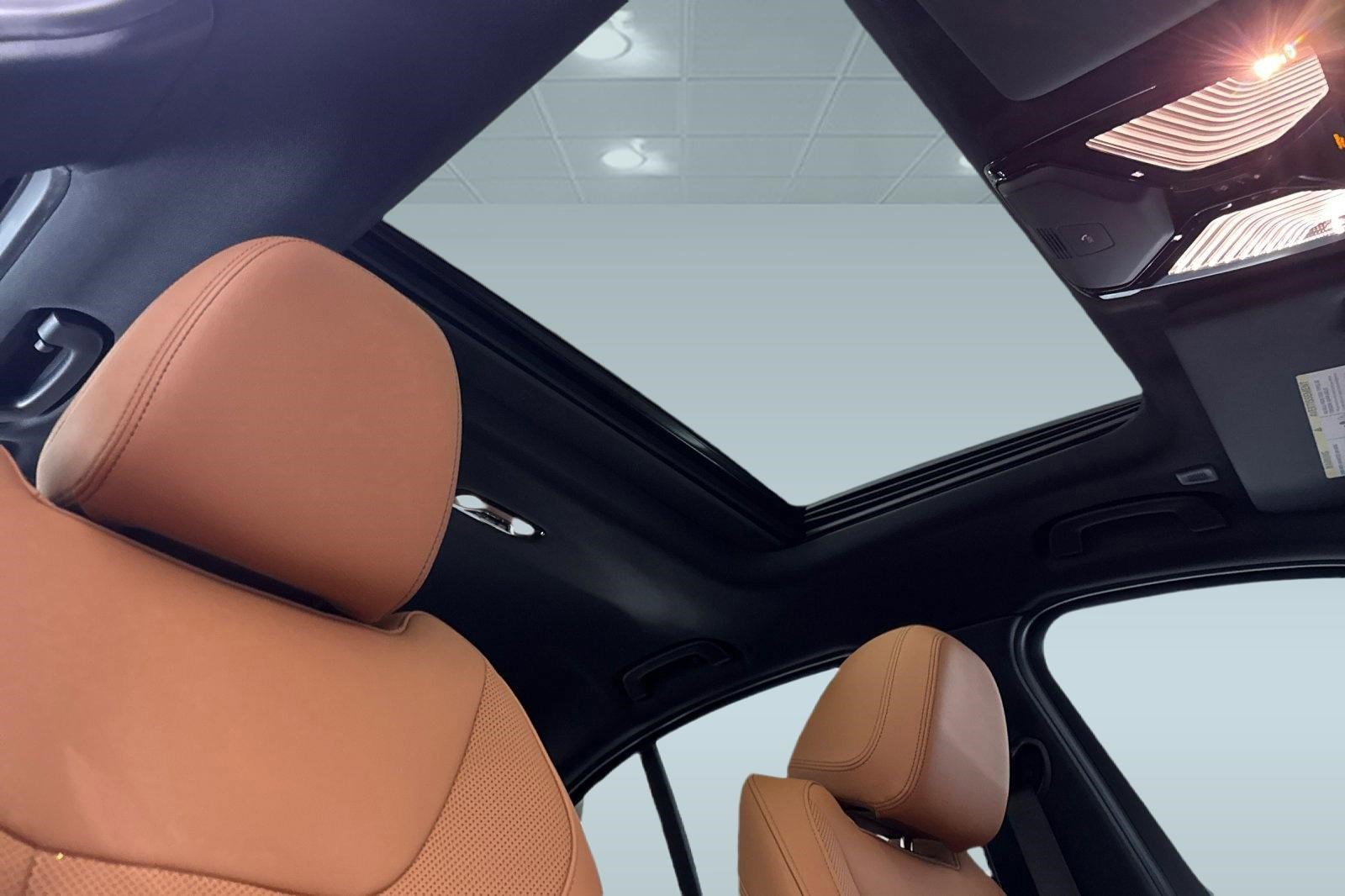 New 2026 BMW 330i Sedan w/ M Sport Package image 14