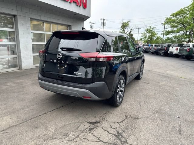 Used 2023 Nissan Rogue SV AWD/4WD image 2