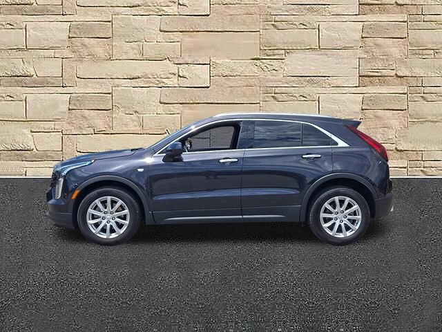 Used 2023 Cadillac XT4 Luxury w/ Cold Weather Package AWD/4WD image 2