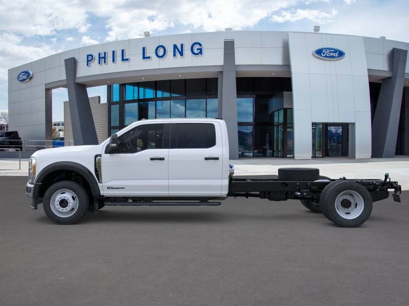 New 2025 Ford F550 4x4 Crew Cab image 3