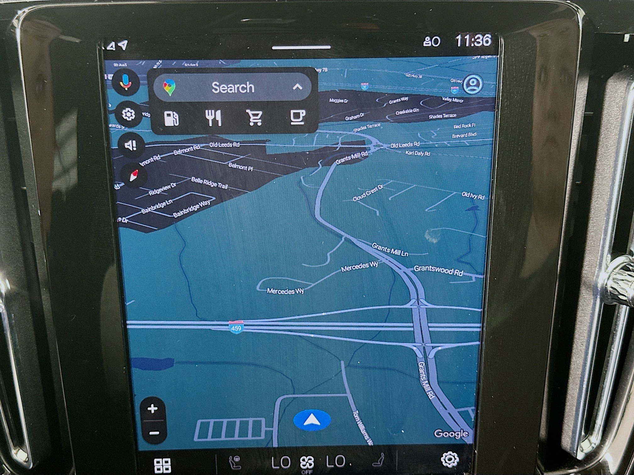 Used 2025 Volvo XC40 B5 Plus image 22