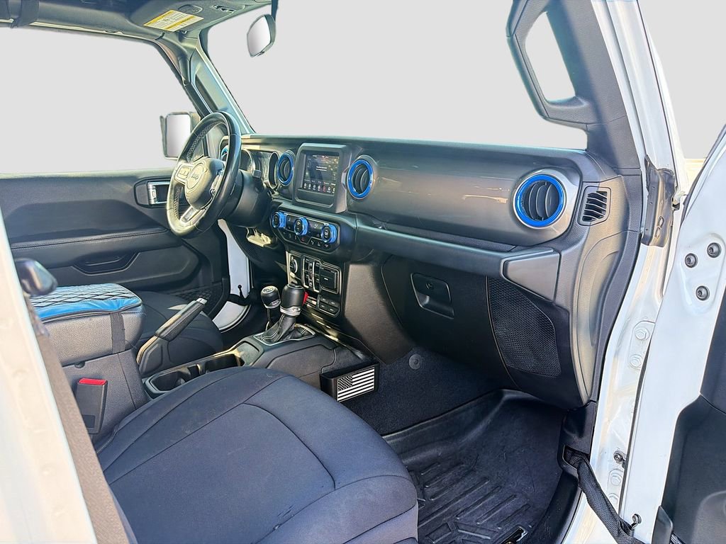 Used 2020 Jeep Gladiator Overland w/ Safety Group image 13