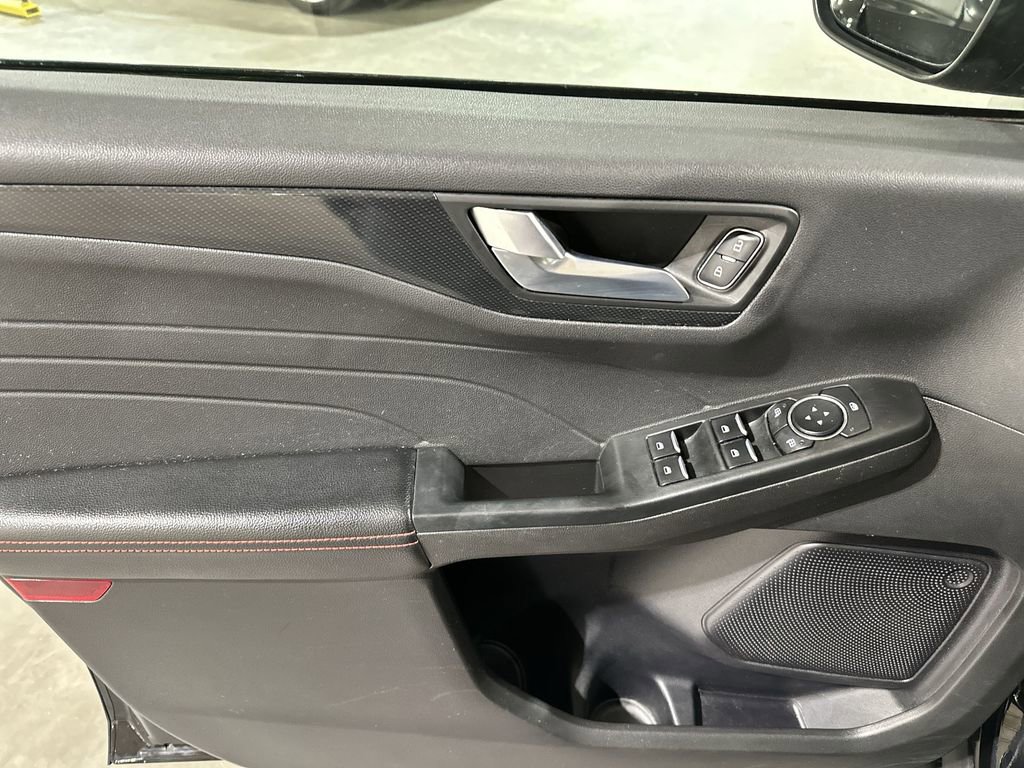 Used 2024 Ford Escape ST-Line image 15
