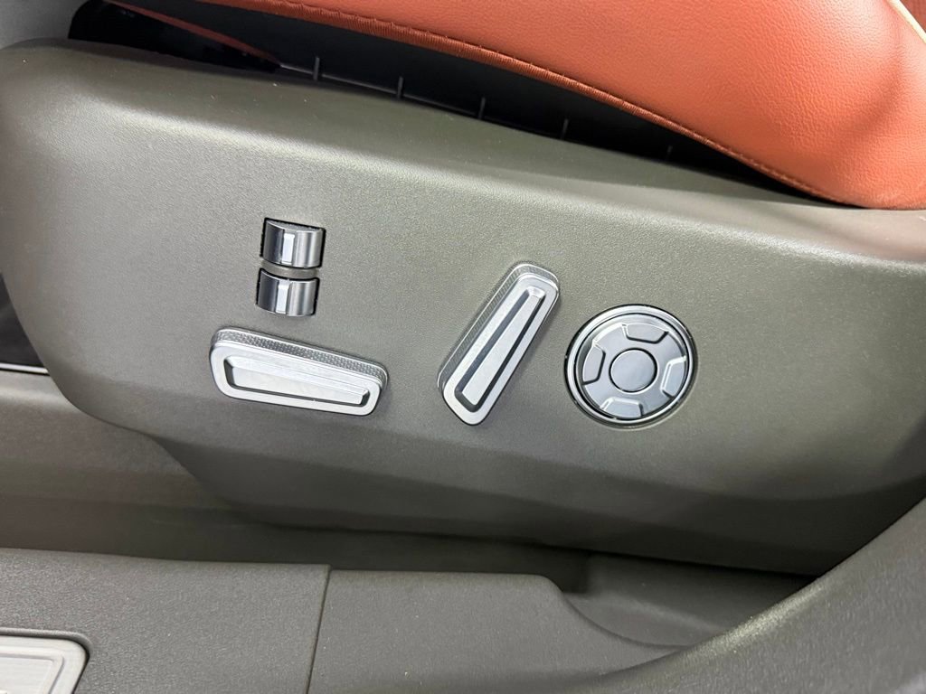 Used 2025 Lincoln Nautilus Black Label w/ Jet Appearance Package AWD/4WD image 25