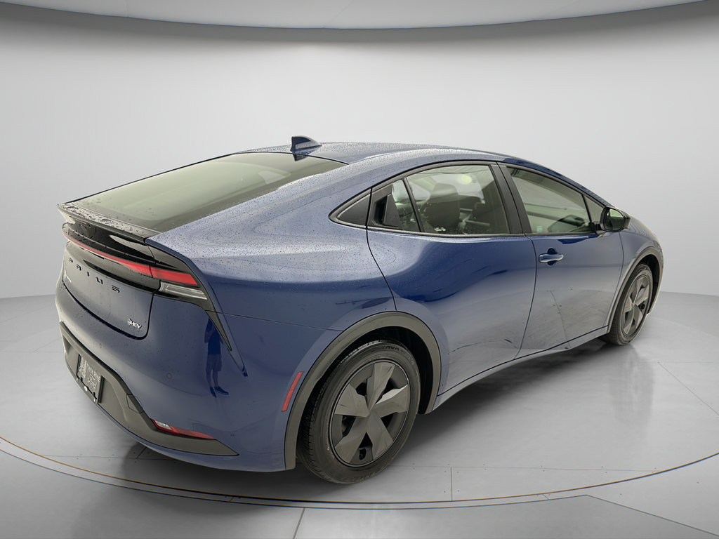Used 2025 Toyota Prius LE FWD image 5