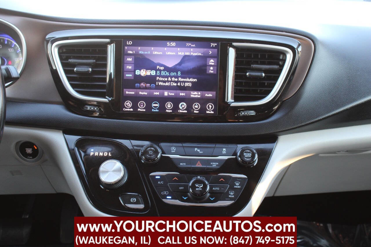 Used 2018 Chrysler Pacifica Touring-L image 20