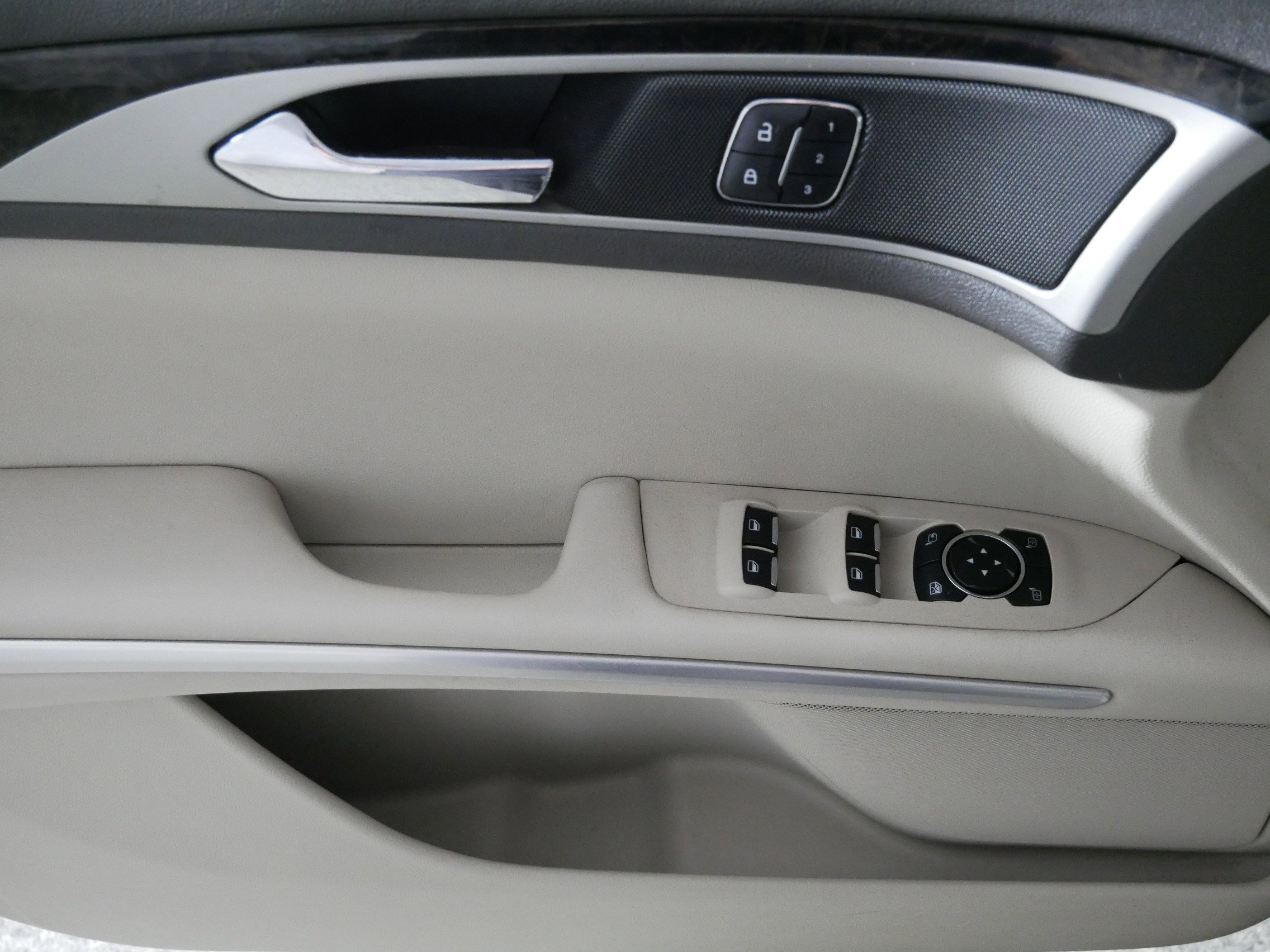 Used 2016 Lincoln MKZ w/ Equipment Group 300A Reserve image 19