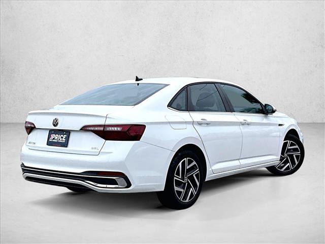 Used 2022 Volkswagen Jetta SEL FWD image 2