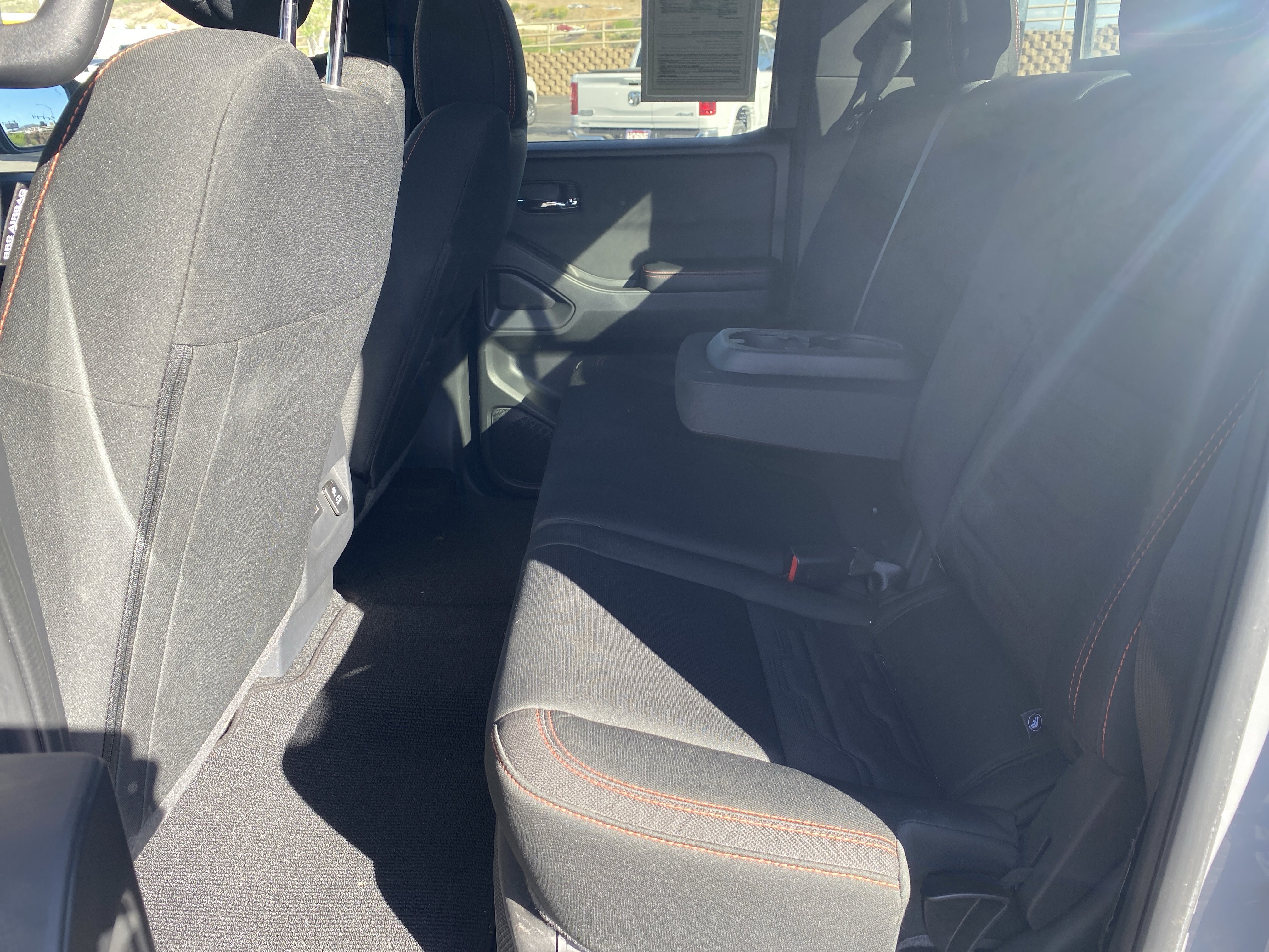 Used 2025 Nissan Frontier PRO-4X w/ Pro Convenience Package image 18