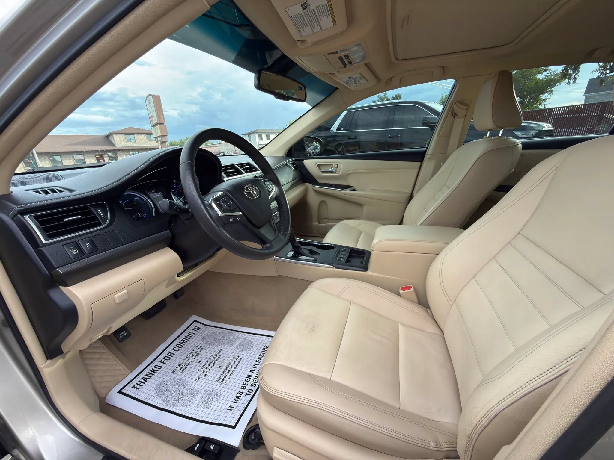 Used 2017 Toyota Camry XLE w/ Moonroof Package FWD image 12