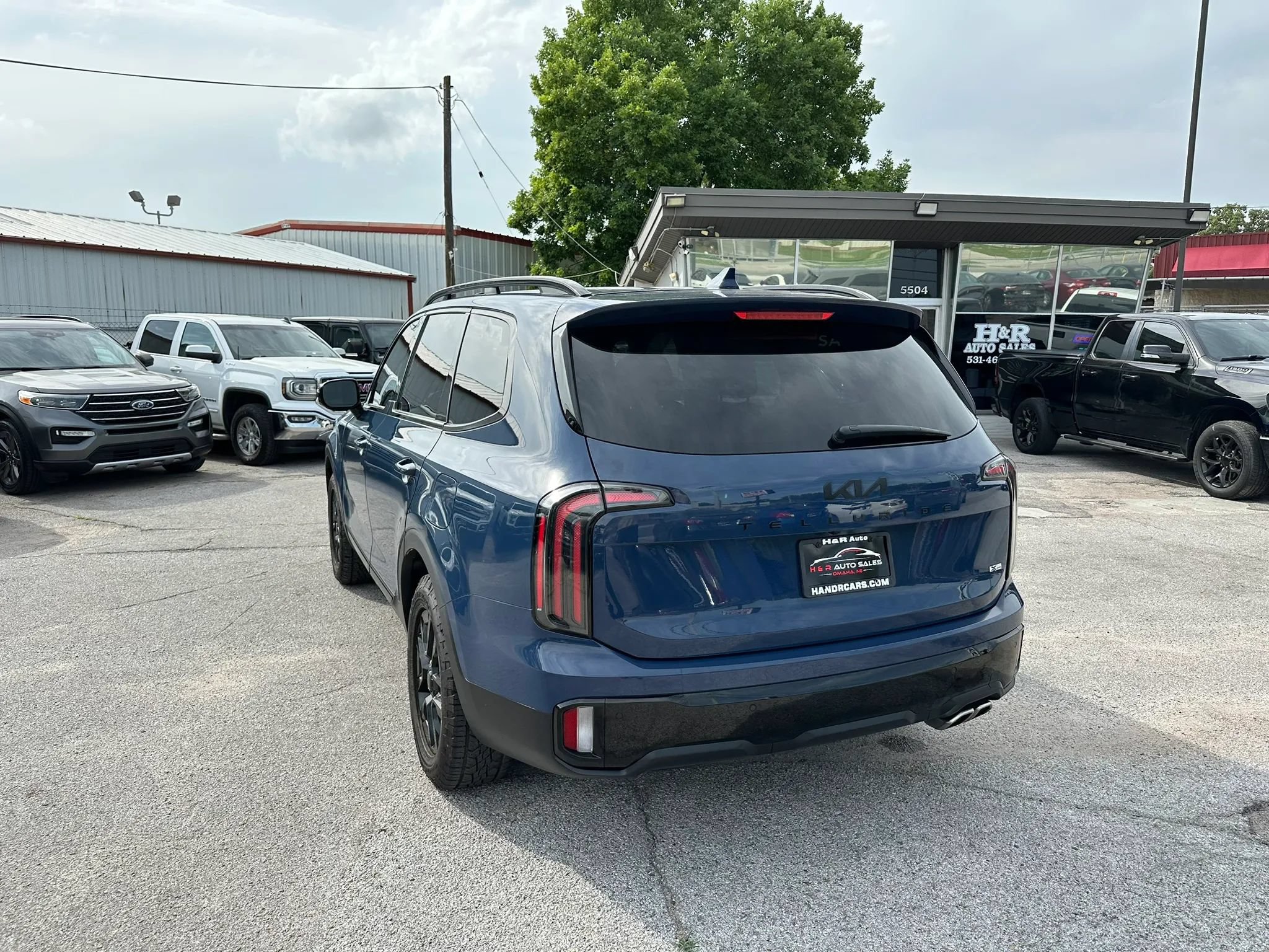 Used 2025 Kia Telluride AWD image 3