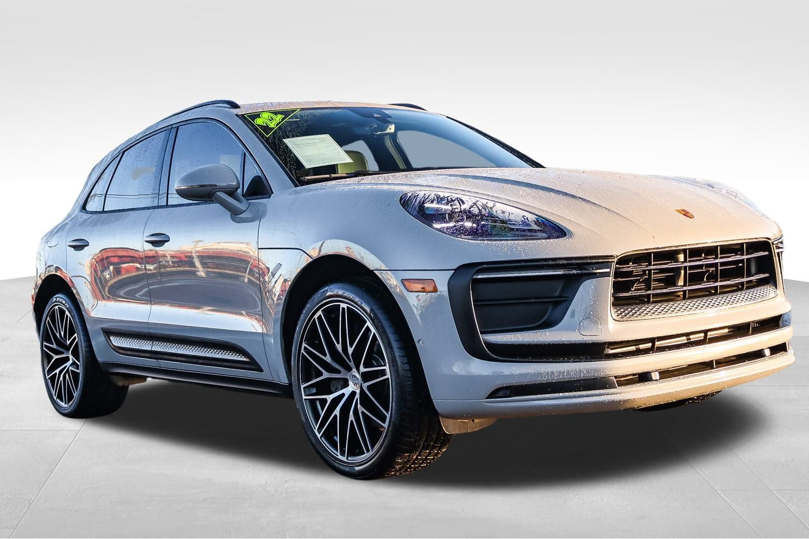 Used 2022 Porsche Macan Base image 3